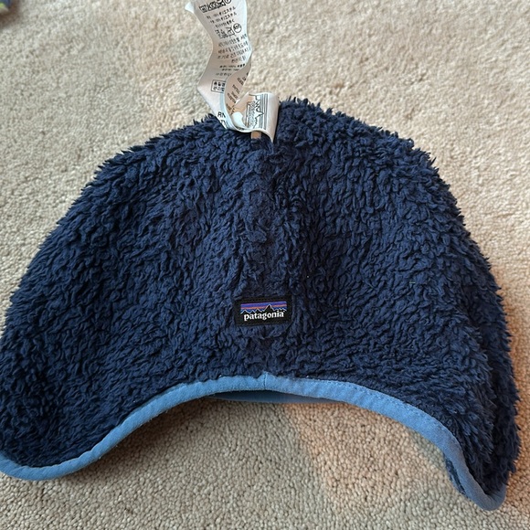 Baby Reversible Beanie, size 24M - Picture 2 of 3